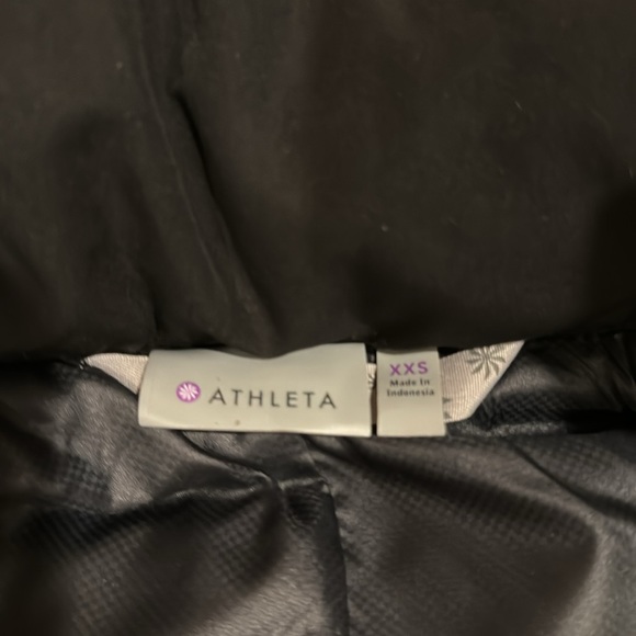 ATHLETA Black Vest with detachable Fur hood women’s size XXS - Picture 8 of 9